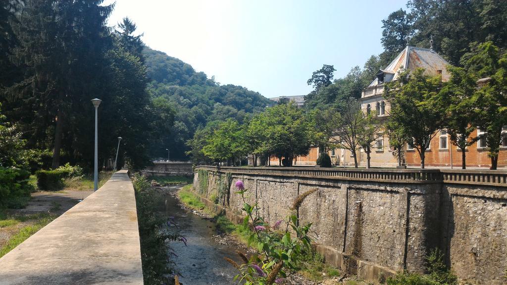 Pension Casa Anadam Băile Herculane Exterior foto